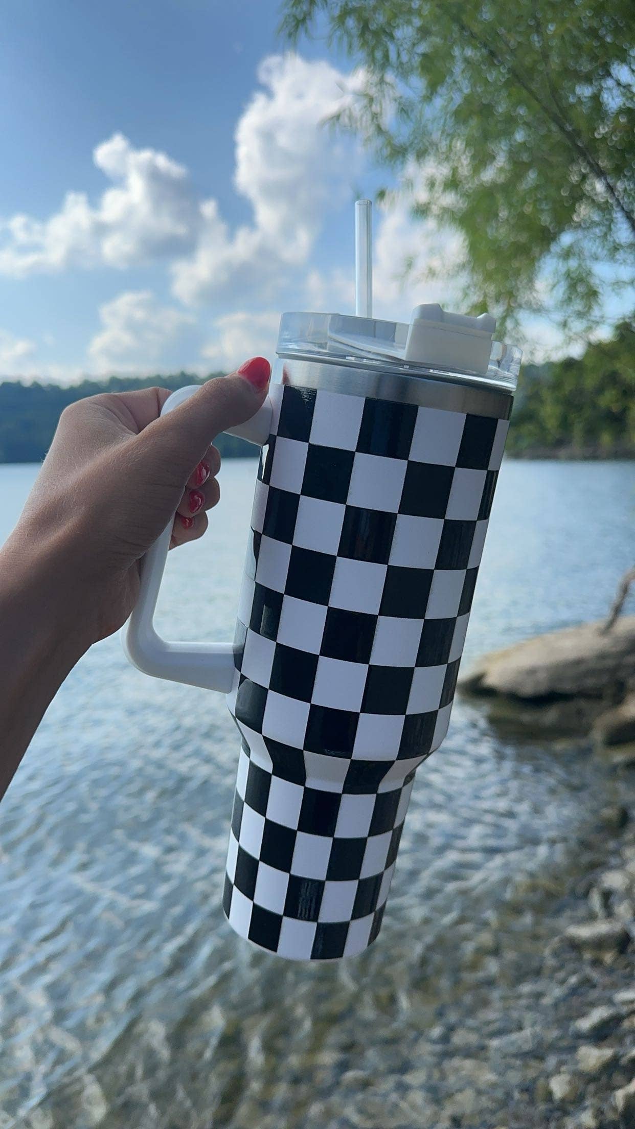 Checkered White and Black Tumbler with Handle